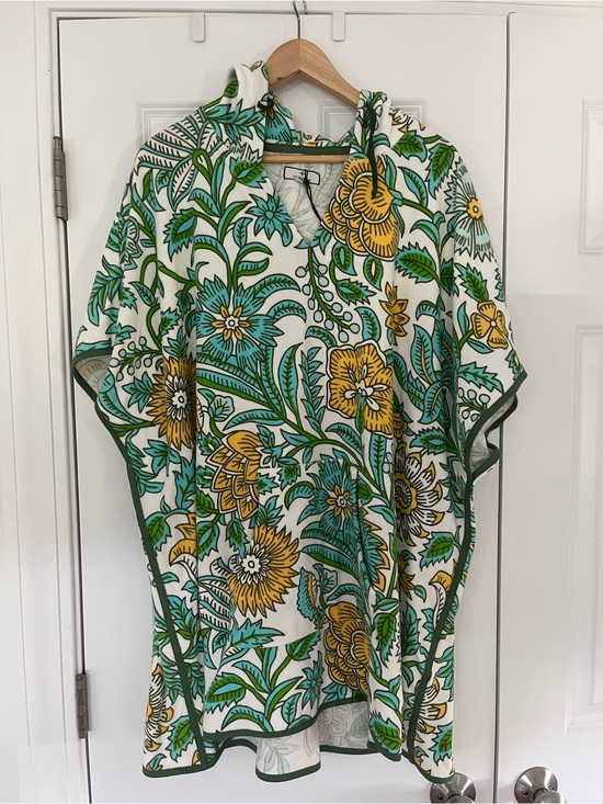 Tuckernuck Other - Tuckernuck Floral Hoodie Tunic in Teal, Mustard & Green